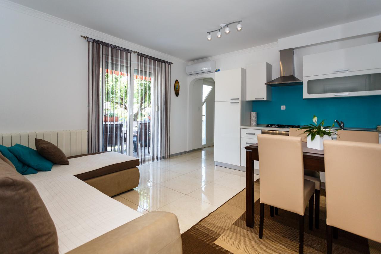 Ostojic Apartment *